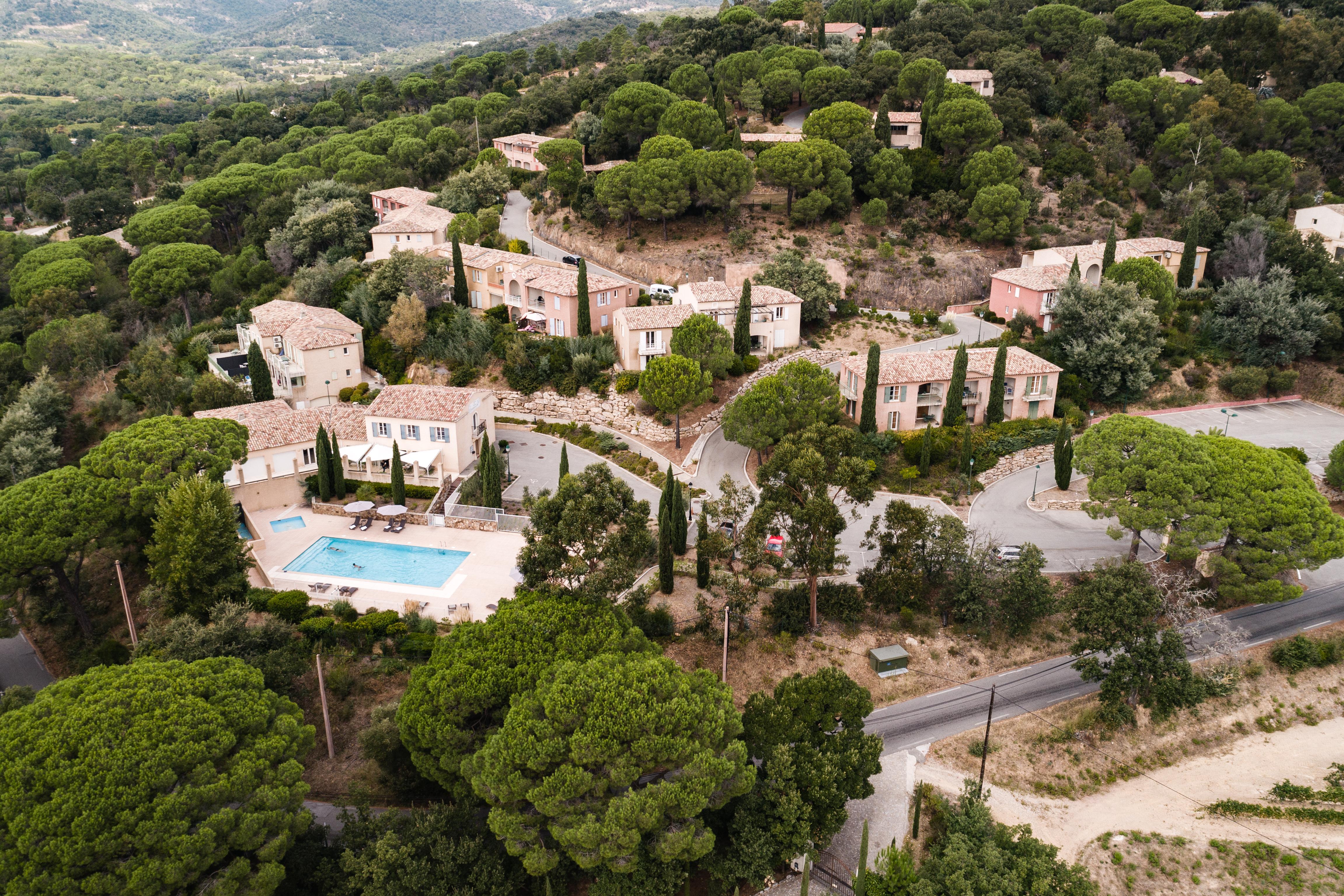 Garden & City Les Bastides De Гримо Екстериор снимка